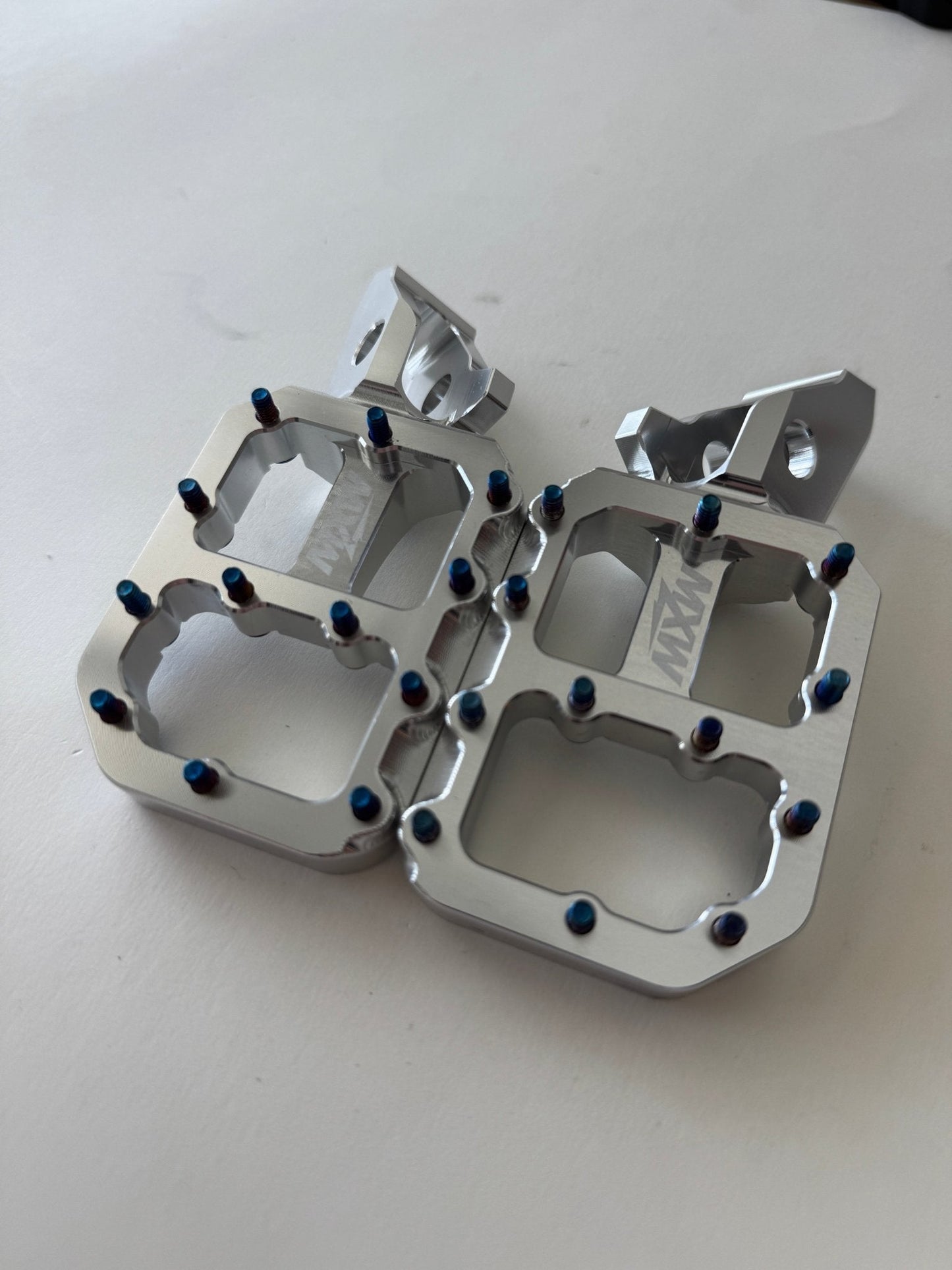 Chrome Wide Pegs