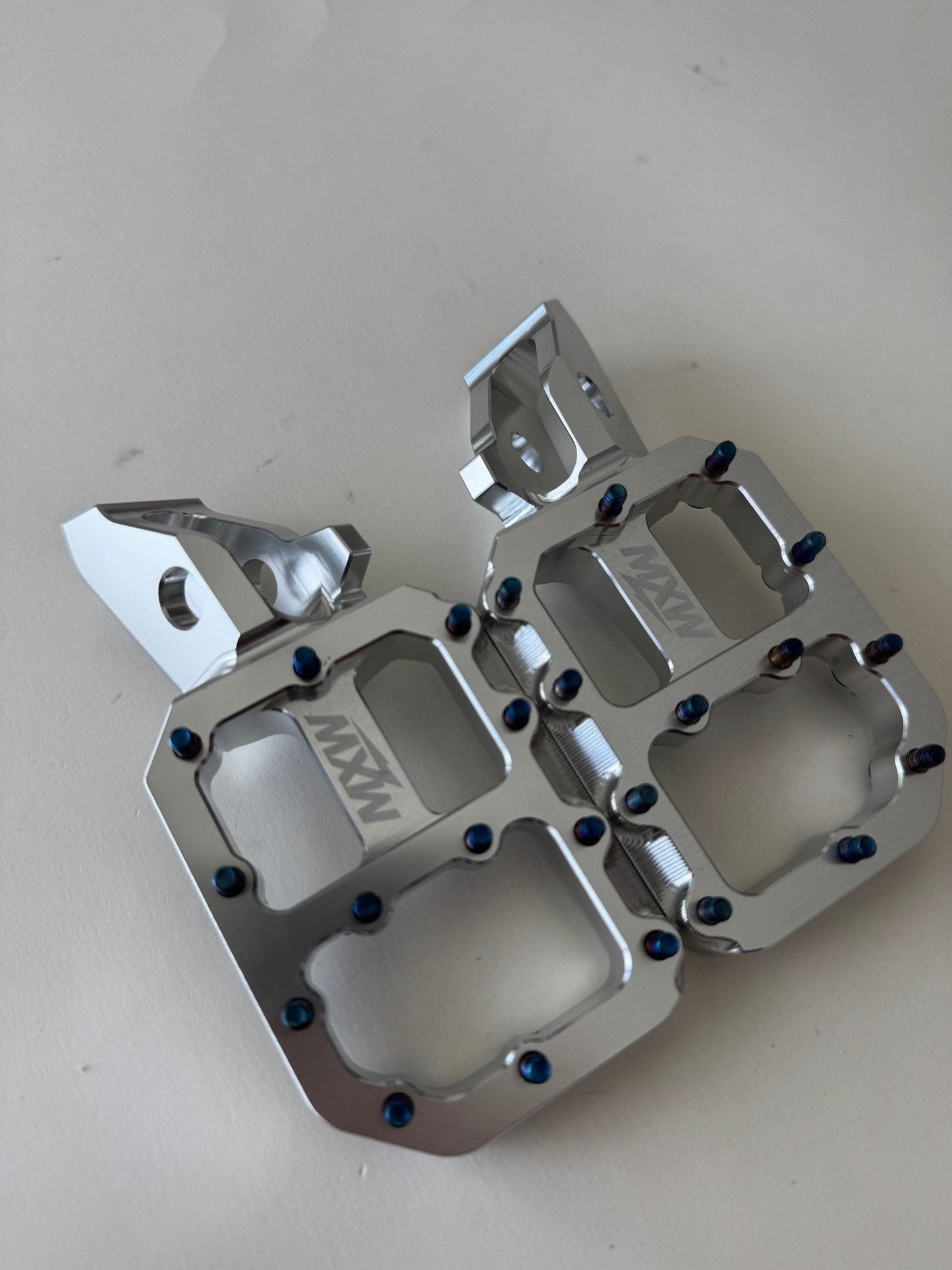 Chrome Wide Pegs